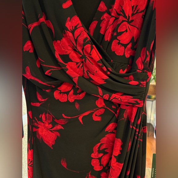 NWT Lauren Ralph Lauren Black and Red Floral Dress - Picture 5 of 8